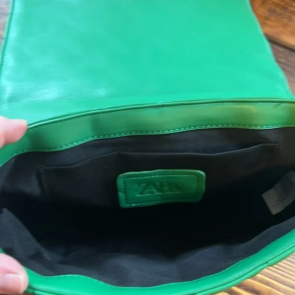 NWT Zara Green Purse. No strap. Really cute! - Picture 4 of 6